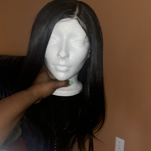 Outre Selena  Natural look HD Lace straight hair wig 150% density - Picture 7 of 16
